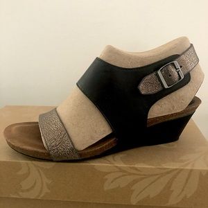 Sofft Sandals size 9 NEW! Black and silver